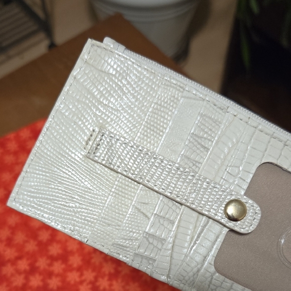 Brahmin Credit Card Wallet in Pearl All Over Lizard. NWT - Picture 8 of 10